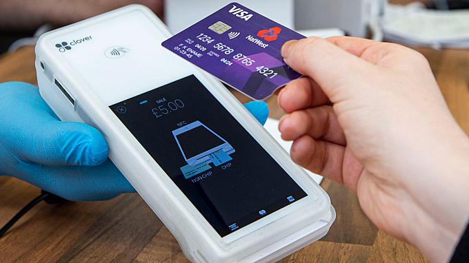Taking a contactless card payment